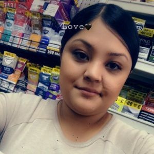 Meet your Posher, Alexia